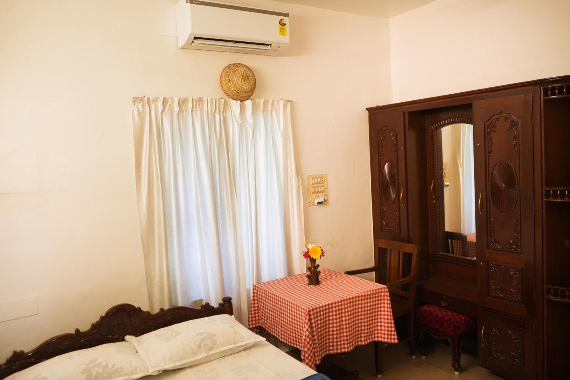 Mother Tree Inn Коччи Экстерьер фото